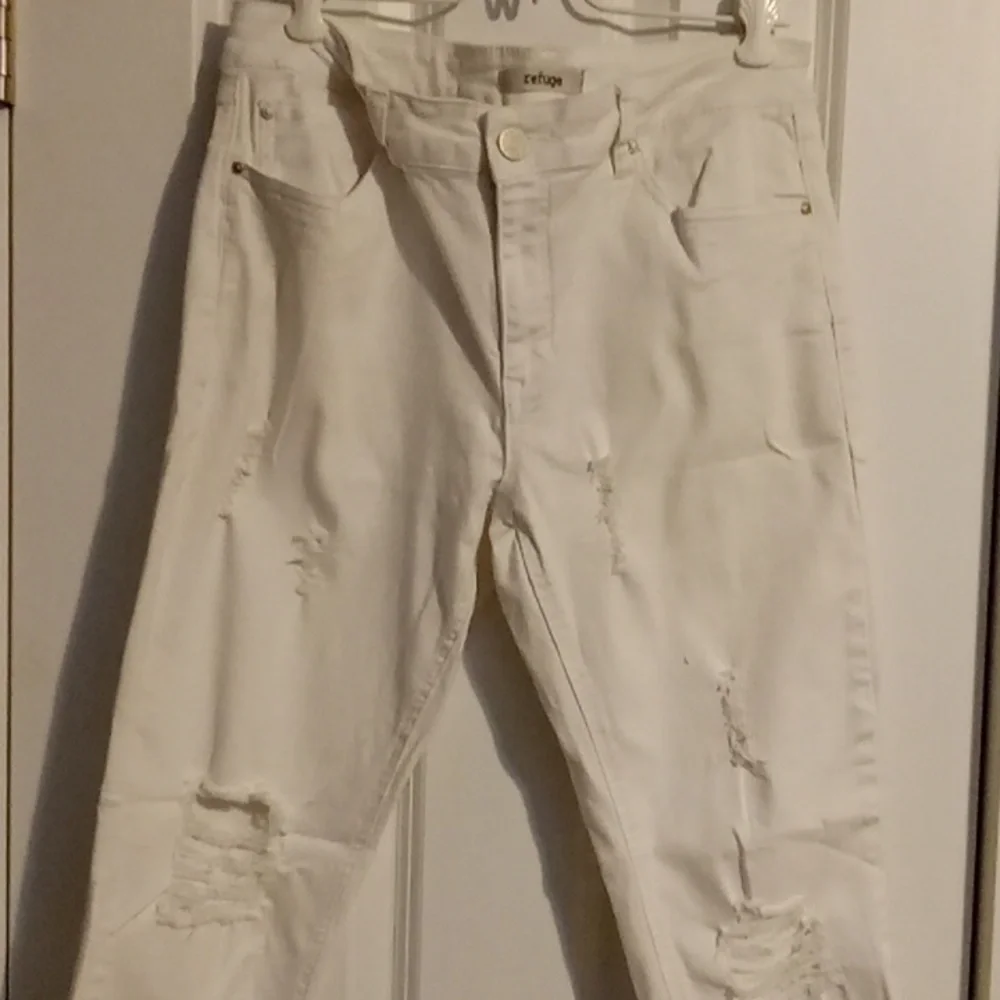 Refuge Crisp White Skinny Jeans - Picture 3 of 7
